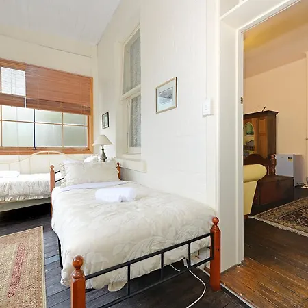 Edinburgh Gallery Bed & Breakfast Hobart Exterior photo