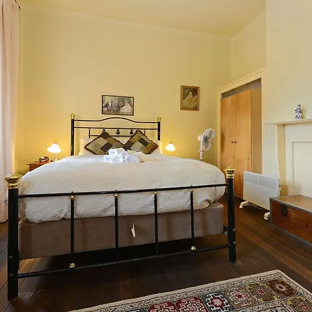 Edinburgh Gallery Bed & Breakfast Hobart Exterior photo